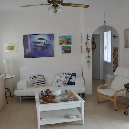 Marina Casa de Férias Tínos